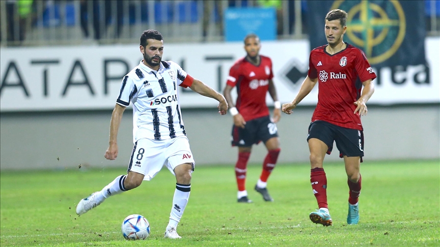 Beşiktaş, Neftçi deplasmanında 3 golle kazandı