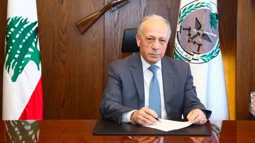 وزير الدفاع اللبناني يتعرض لإطلاق نار من مجهولين