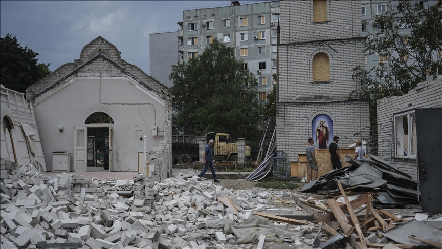 Ukrajina: Mještani Zaporožja uklanjaju ruševine nakon ruskog napada