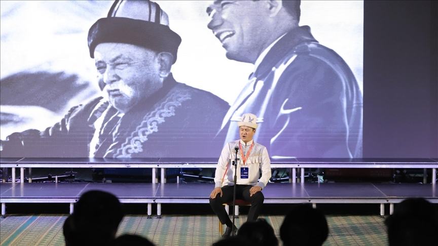 В Чолпон-Ате стартовал посвященный 95-летию Чингиза Айтматова молодежный форум