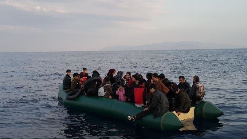 At least 2 migrants dead as boat sinks off Tunisia’s coast
