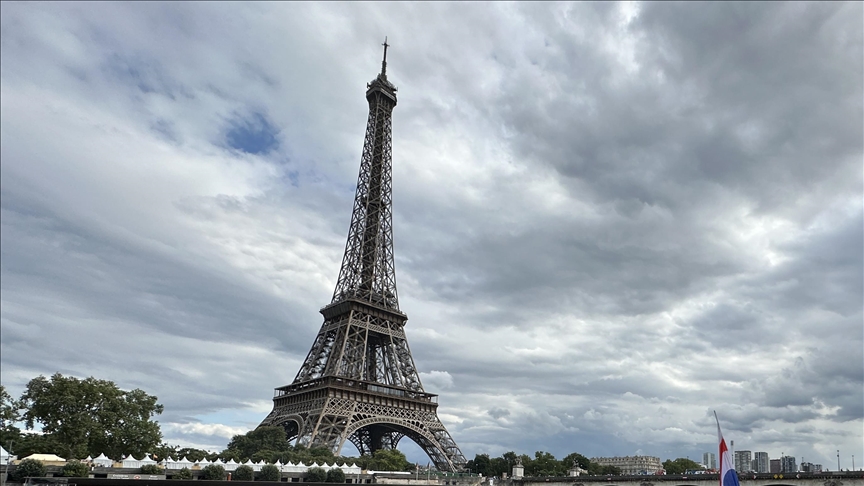 Paris: la tour Eiffel de nouveau évacuée ce samedi soir, quelques