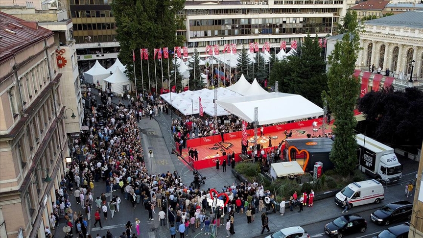 TRT Tabii'nin Rumi dizisinin dünya prömiyeri Saraybosna Film Festivali'nde yapıldı