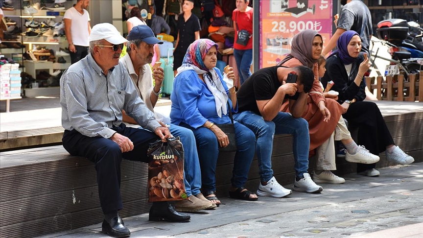 Bakan Özhaseki: Meteoroloji Genel Müdürlüğü verilerine göre, en yüksek sıcaklık 49,5 derece ile Eskişehir'de ölçüldü