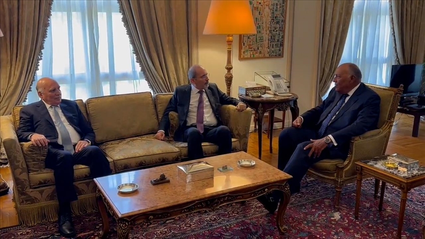 وزراء خارجية الأردن ومصر والعراق يبحثون تعزيز التعاون والتنسيق