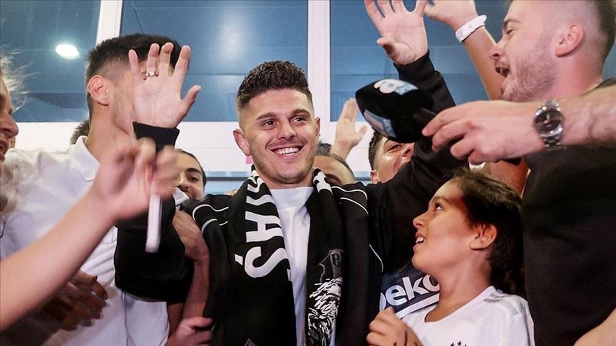 Istanbul club Besiktas sign Kosovar attacker Milot Rashica