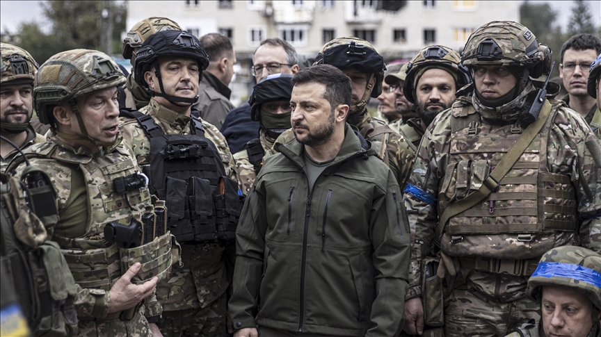 Ukraine's president visits troops in Zaporizhzhia region
