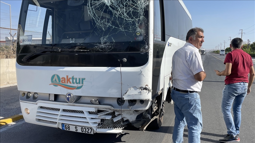 Aksaray'da işçi servisleri çarpıştı, 13 kişi yaralandı