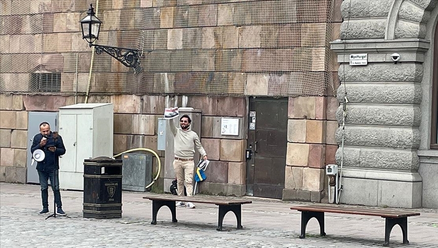 İngiliz sosyolog Allen: "Avrupa hükümetleri, Kur'an'a saldırıları kınamak dışında bir şey yapmıyor"