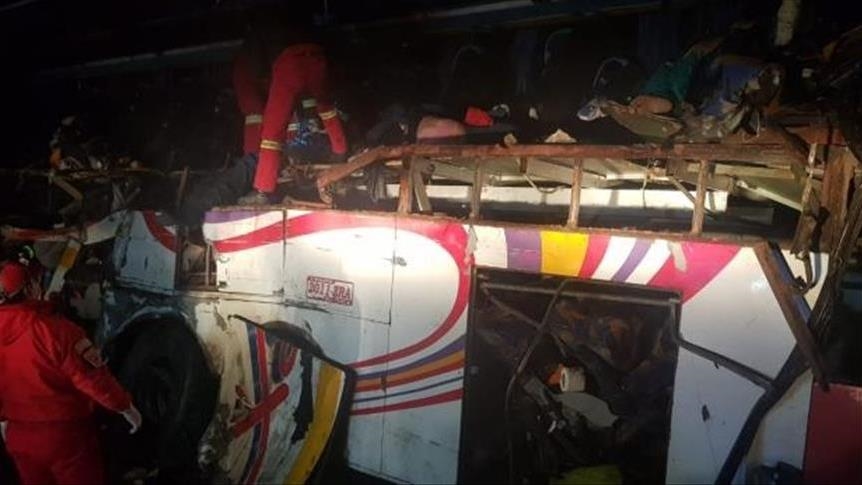 Mueren 13 trabajadores por mina terrestre mientras se transportaban en camioneta en el noroeste de Pakistán