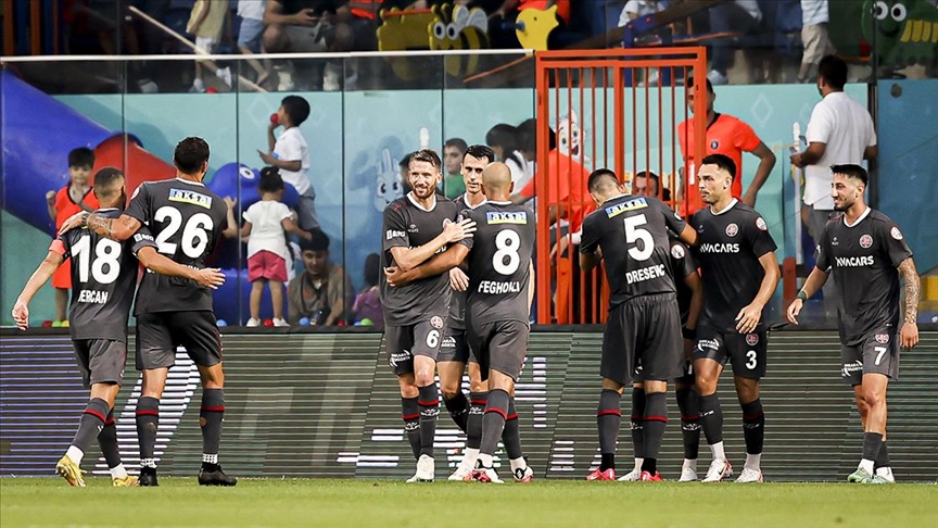 VavaCars Fatih Karagümrük deplasmanda RAMS Başakşehir'i 2-0 yendi