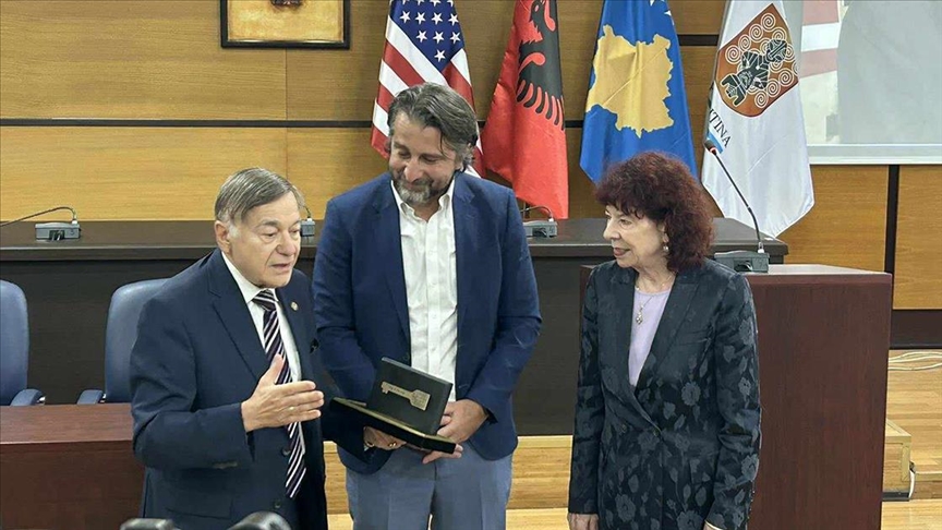 Priština: “Ključ grada” uručen bračnom paru DioGuardi iz Albansko-američke građanske lige