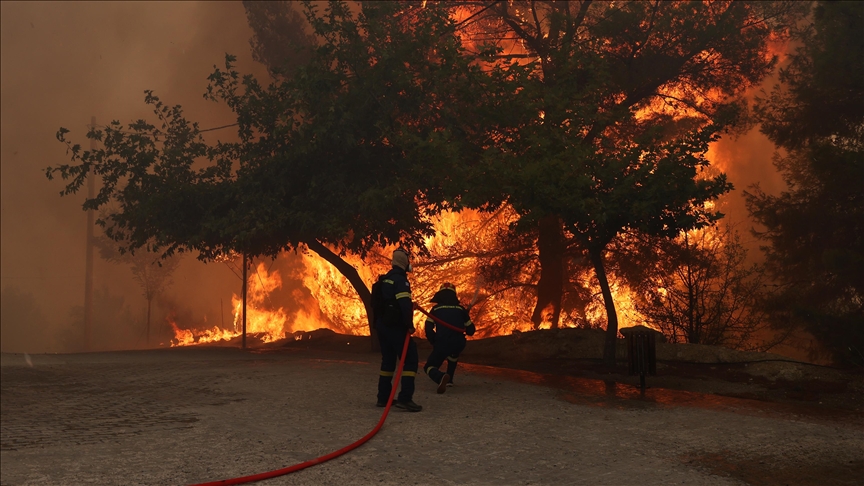 Situation remains critical at national park north of Athens amid wildfire