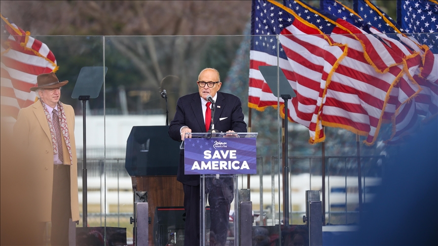 Rudy Giuliani, former Trump lawyer, surrenders at Fulton County jail in election subversion case