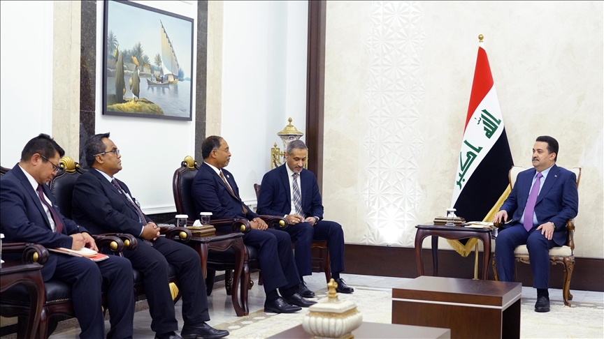 وزير خارجية ماليزيا يبحث مع مسؤولين عراقيين العلاقات الثنائية
