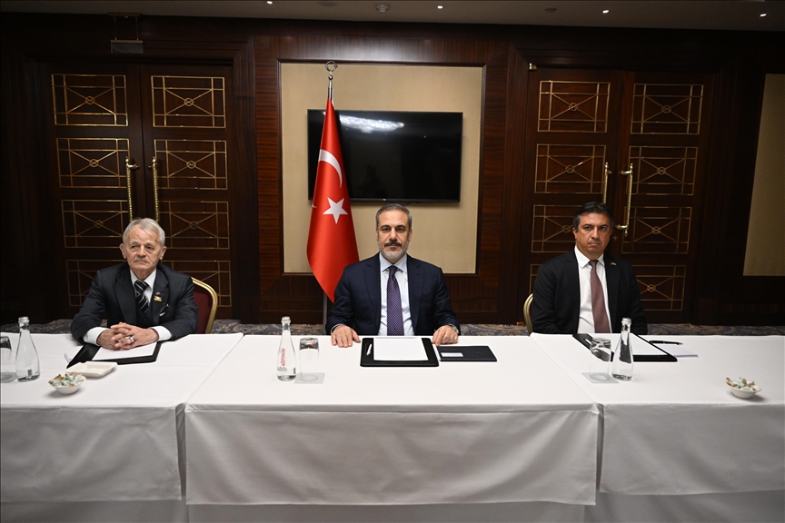 Dışişleri Bakanı Fidan, Kiev'de Kırım Tatar Türk Toplumu liderleriyle görüştü
