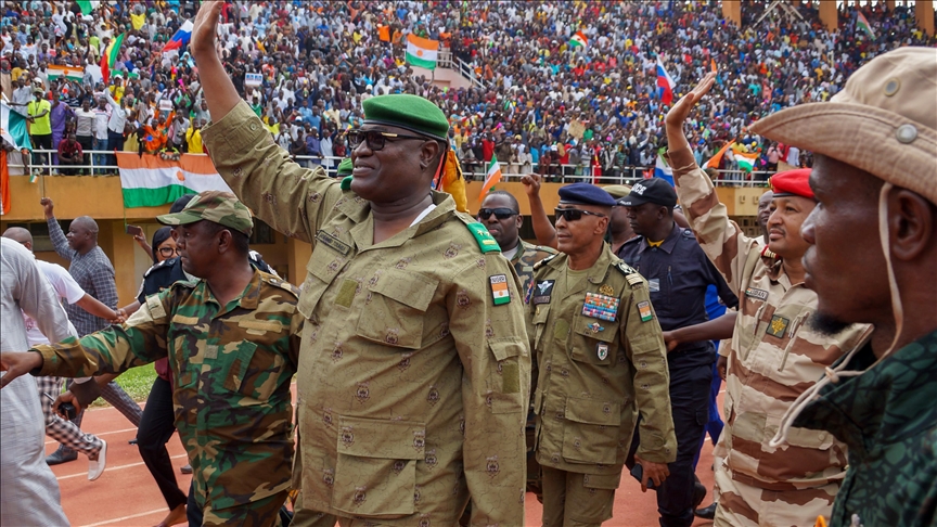 Niger : Paris confirme des échanges avec la junte sur des mouvements de militaires  français