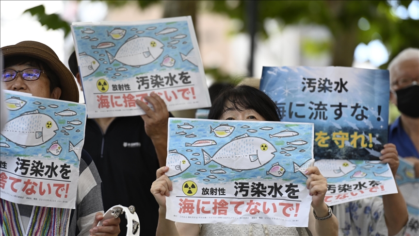 일본, 핵폐기물 방출 하루 만에 물 샘플 채취 시작