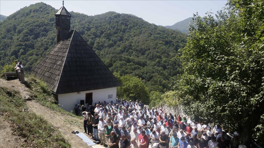 Bosna Hersek'teki tarihi Kuşlat Camisi'nde cuma namazı kılındı