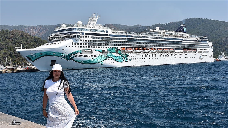 Marmaris'e "Norwegian Jade" ile 2 bin 100 turist geldi