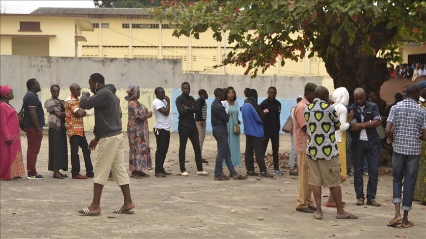 Élections au Gabon : le gouvernement instaure un couvre-feu et suspend l’accès à internet