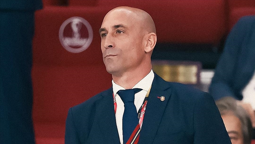 الفيفا يقرر إيقاف رئيس الاتحاد الإسباني 90 يوما