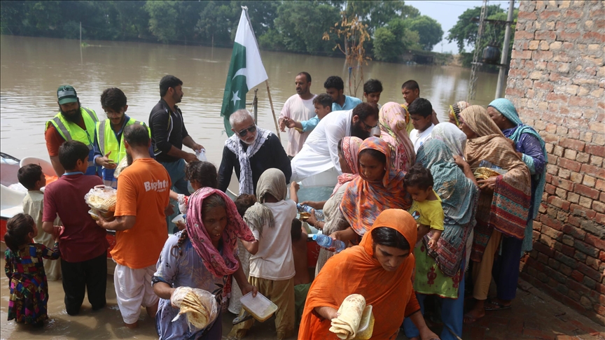 Over 100,000 in northeast Pakistan evacuated amid raging floods