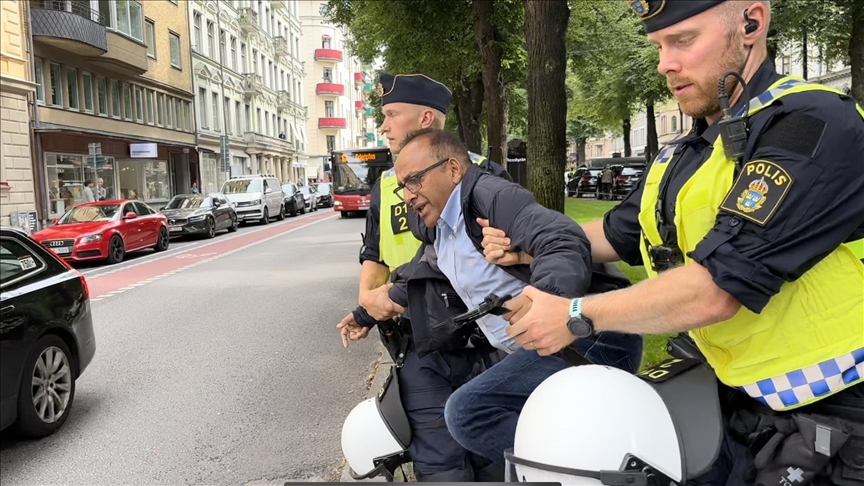 Police block Pakistani man from preventing Quran burning in Stockholm