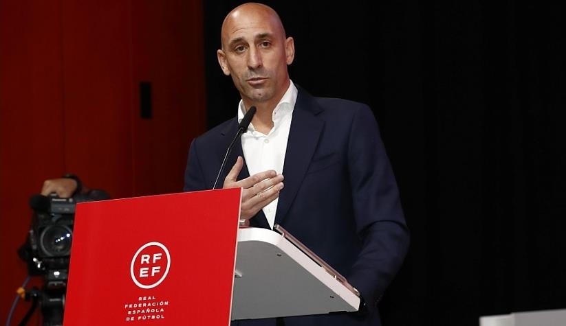 Spanish prosecutors open criminal probe into suspended football boss Rubiales for kiss