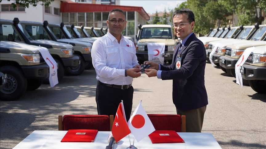 Japanski Crveni krst donirao 30 terenskih vozila Turkiye za pomoć pogođenim zemljotresom