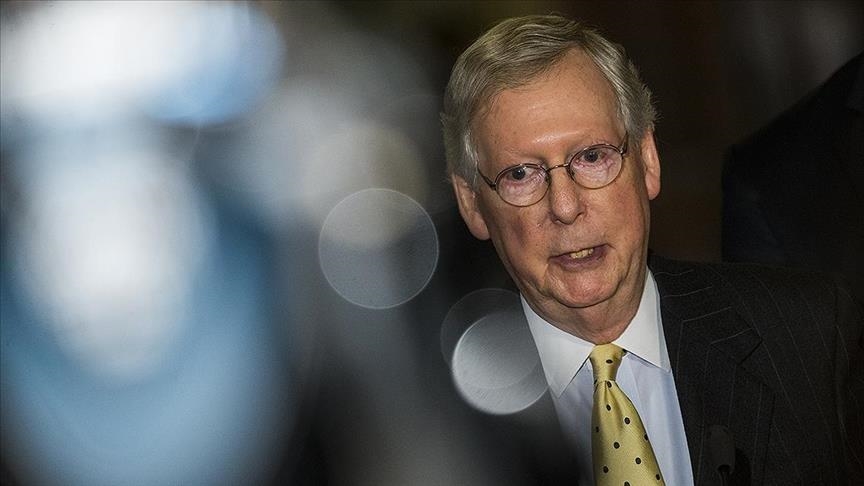 McConnell freezes for 2nd time while taking questions