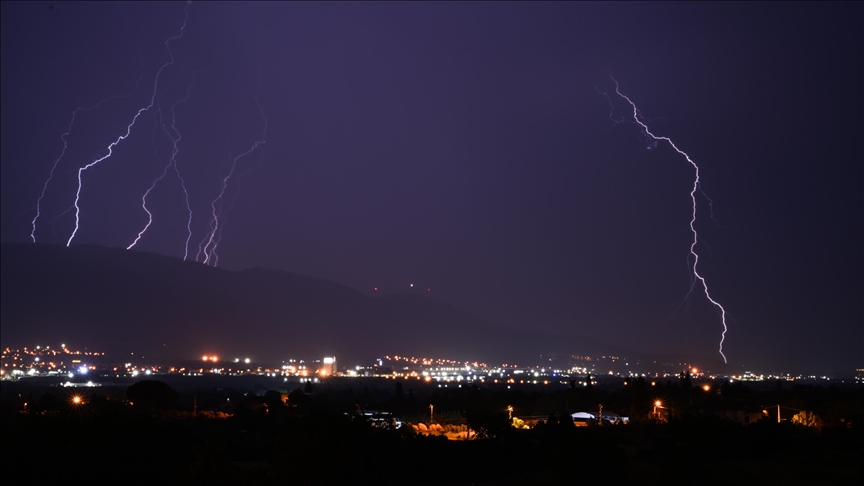 U Litvaniji tokom noći zabilježeno više od 10.000 udara groma 