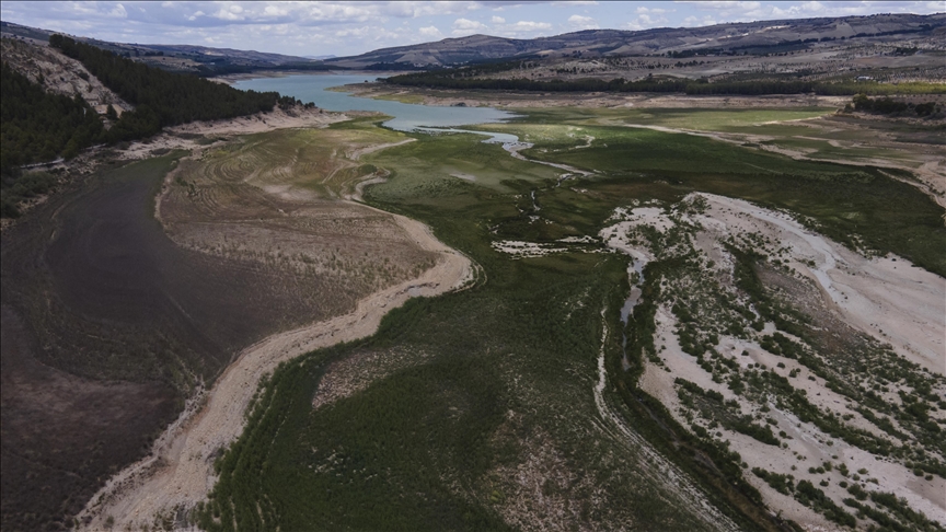 Amid ongoing drought, Spain’s water reserves fall below 30%