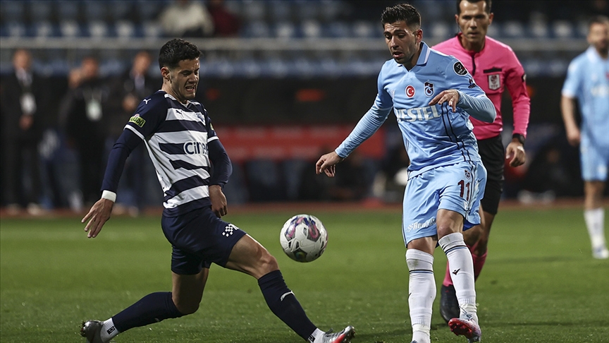 Kasımpaşa, Süper Lig'de yarın Trabzonspor'u konuk edecek