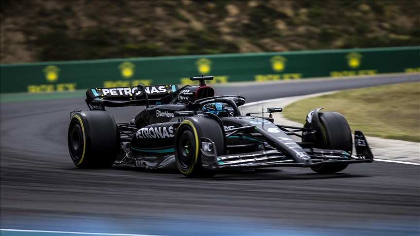 Mercedes extends contracts for Formula 1 drivers Hamilton, Russell