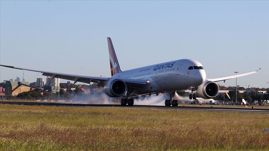 Avustralya'da hava yola şirketi Qantas, iptal edilen uçuşların biletlerini satmakla suçlanıyor