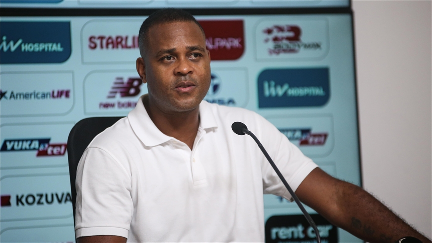 Adana Demirspor Teknik Direktörü Patrick Kluivert: Futbolcularımızla gurur duyuyoruz
