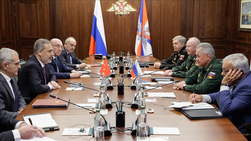 Turkish foreign minister discusses regional issues with Russian officials in Moscow