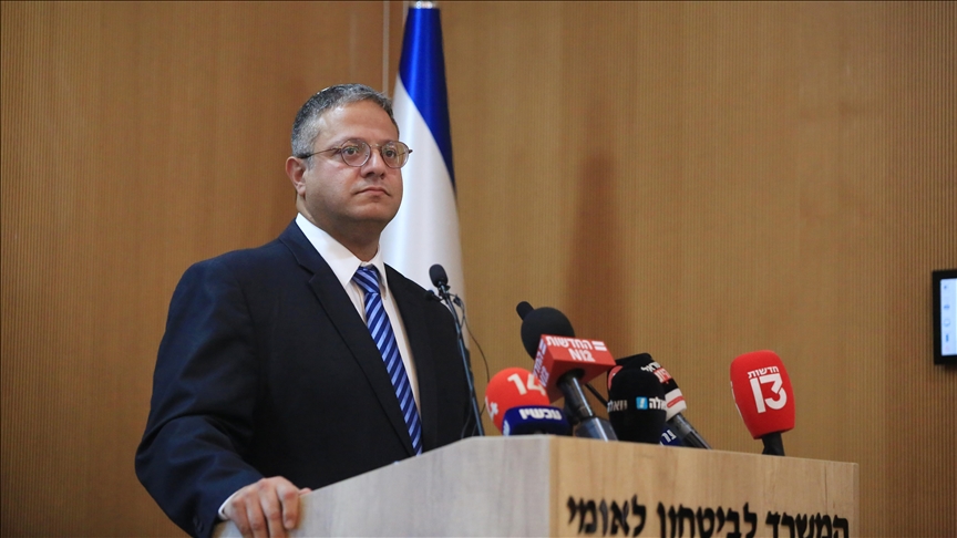 بن غفير يقيد زيارات الأسرى الفلسطينيين من الضفة الغربية