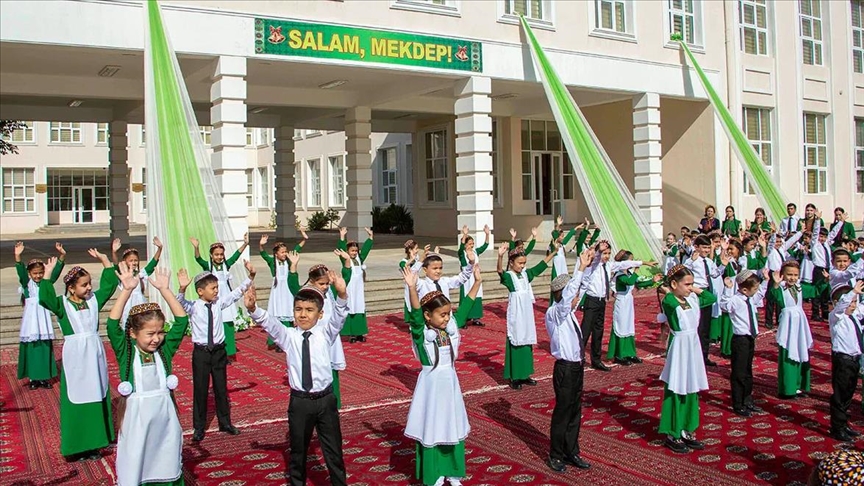 В Туркменистане 1 сентября отмечают День знаний и студенческой молодёжи