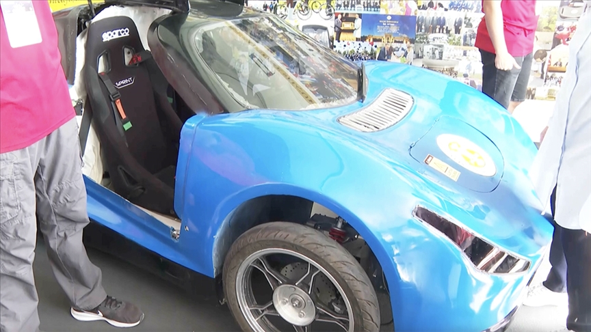 Baykar'ın izinden gitmeyi hedefleyen öğrenciler, hidromobil projelerini TEKNOFEST'te sergiledi