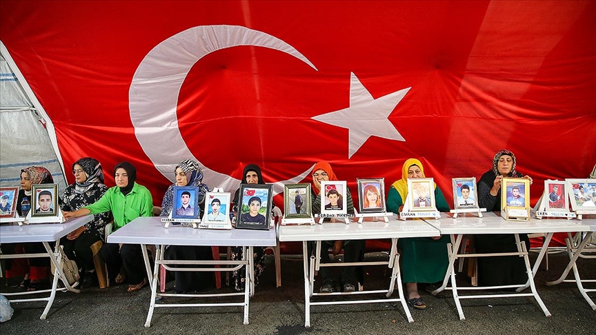 GÖRÜŞ - Beşinci yılında evlat nöbeti: Teröre sivil darbe