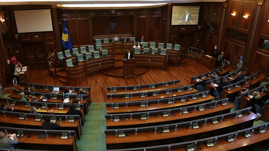 Opozicija kritikovala Vladu na vanrednoj sednici Skupštine Kosova u vezi neobezbeđivanja školskih udžbenika za osnovce