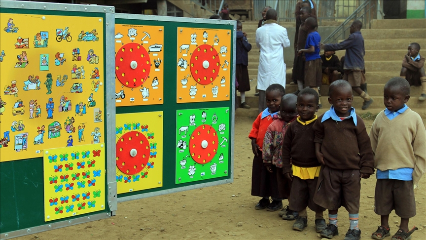 TikTok teacher aims to transform education in Kenya