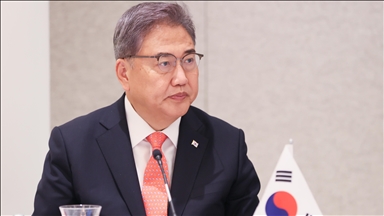 Iranian, South Korean top diplomats discuss transfer of frozen funds to Tehran