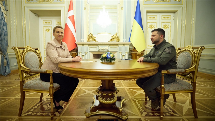 Зеленский обсудил с премьером Дании военную помощь для Украины