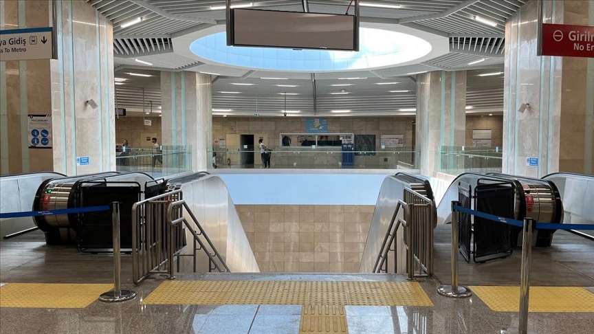 M3 Kirazlı-Kayaşehir Merkez Metrosu'nun 3 istasyonu hizmet vermiyor 