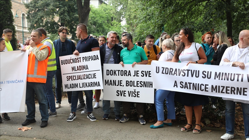 Healthcare workers in Bosnia hold rally to demand higher wages