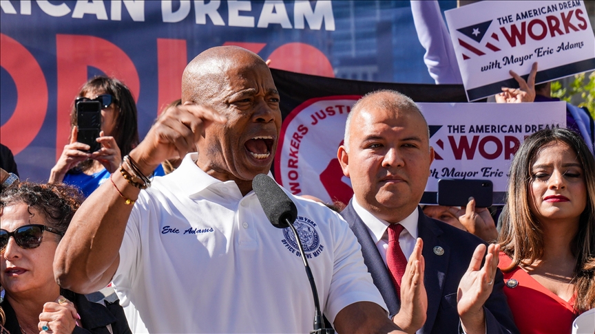 Mayor says migrant crisis will 'destroy' New York City