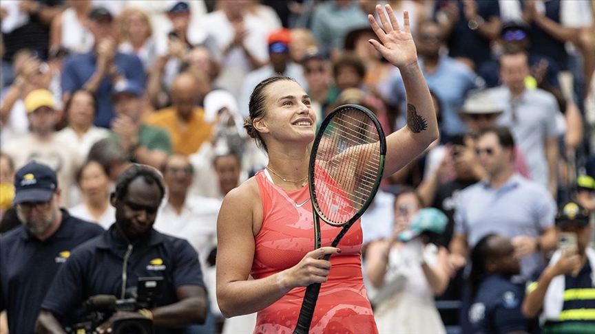 Sabalenka ve Medvedev, ABD Açık'ta yarı finale yükseldi